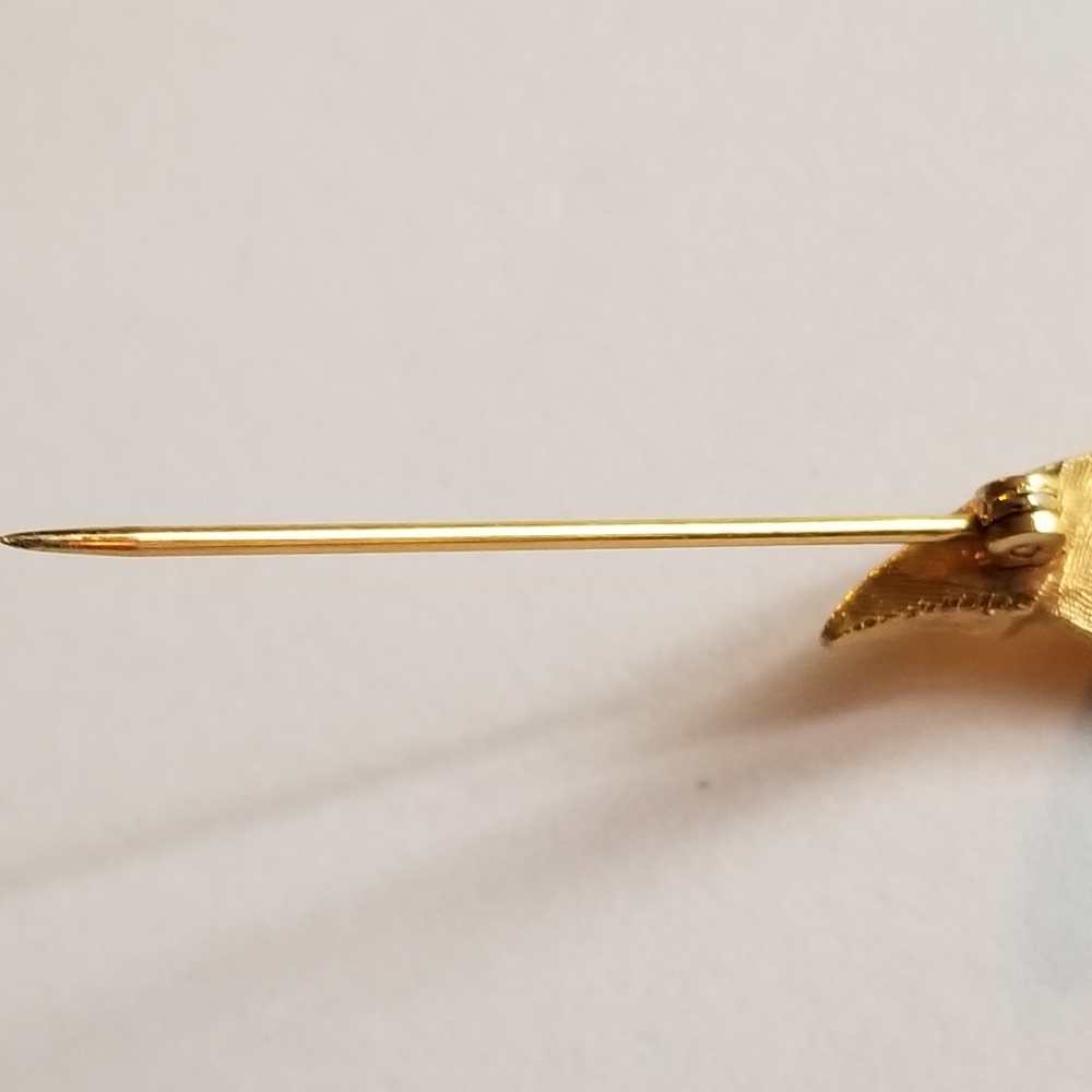 Relisted -Vintage letter A brooch textured gold tone pin initial - Picture 8 of 8